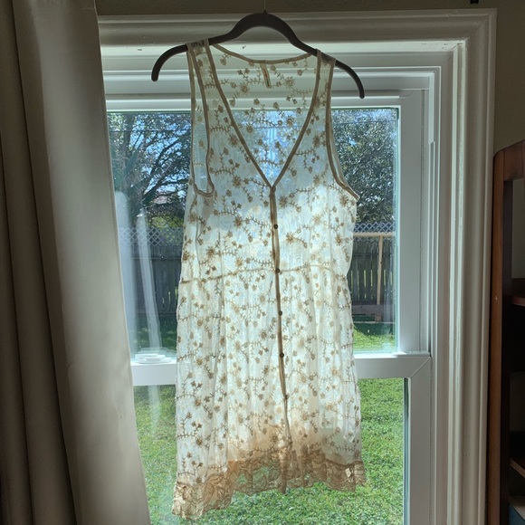 Lace and appliqué cream tunic tank top button down - Picture 2 of 6